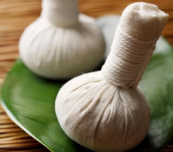 Thai Herbal Poultice